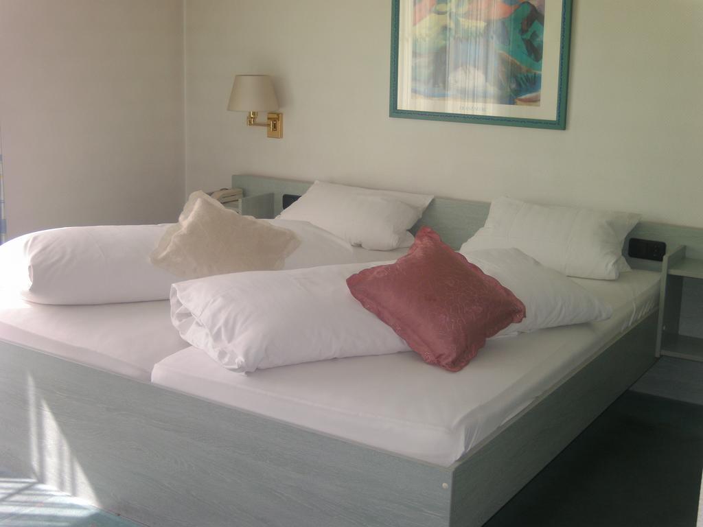 Hotel Deutsches Haus Bad Brueckenau Room photo